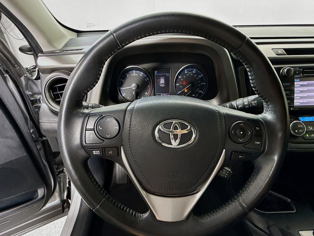 2018 Toyota RAV4 XLE photo 9