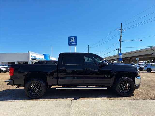 2018 Chevrolet Silverado 1500 LT photo 2