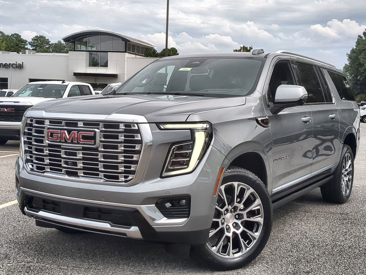 2025 GMC Yukon XL Denali's photo
