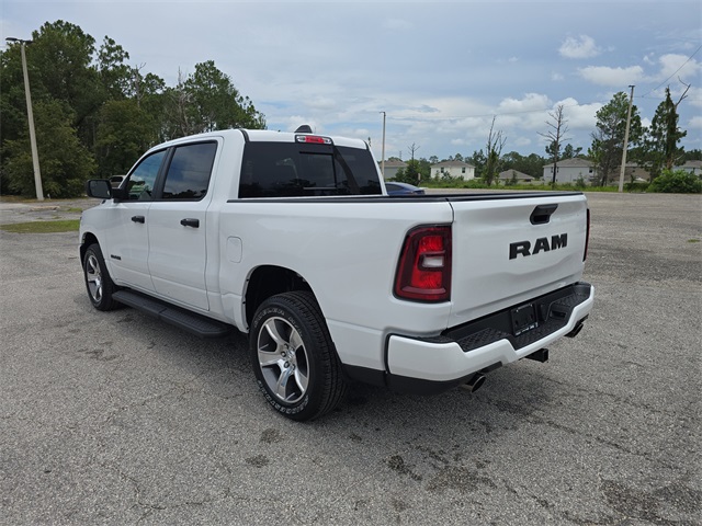 2025 Ram 1500 Tradesman photo 4