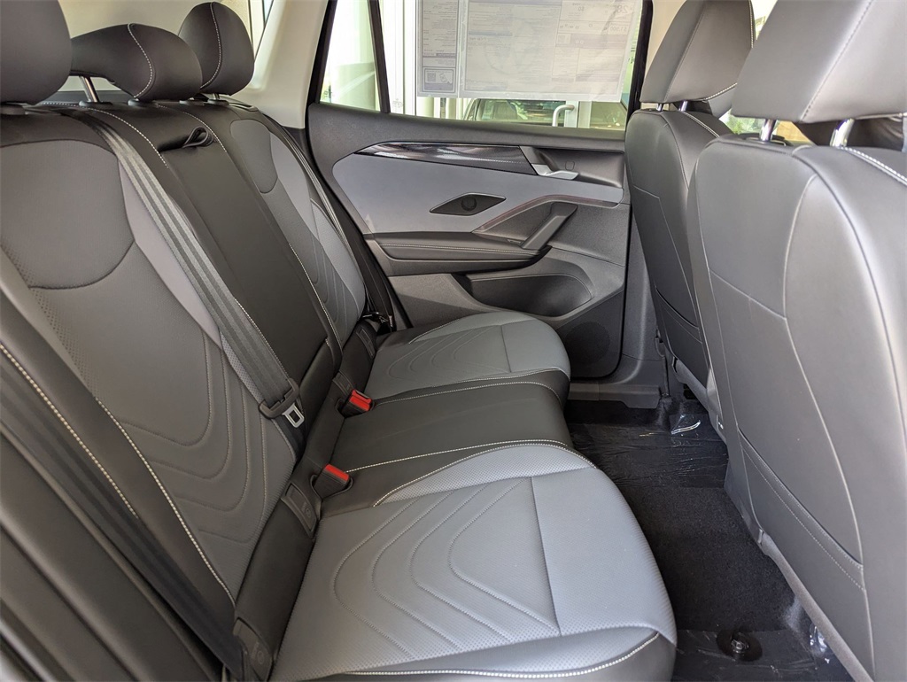 2025 Volkswagen Tiguan SE photo 15