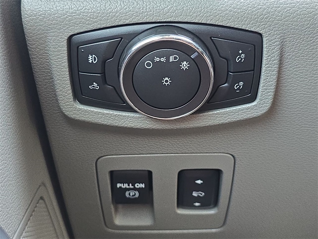 2018 Ford F-150 XLT photo 18