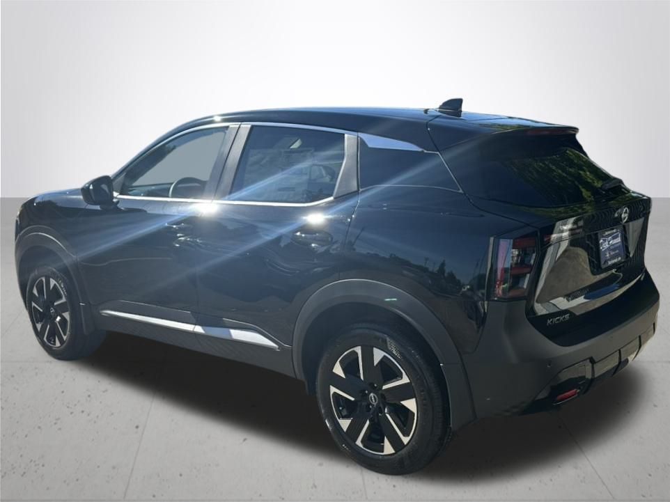 2025 Nissan Kicks SV photo 10