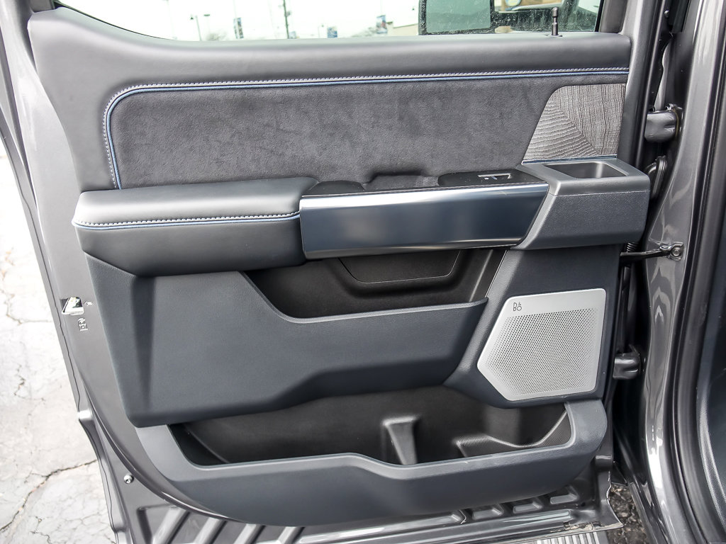 2025 FORD F-250 - Image 23