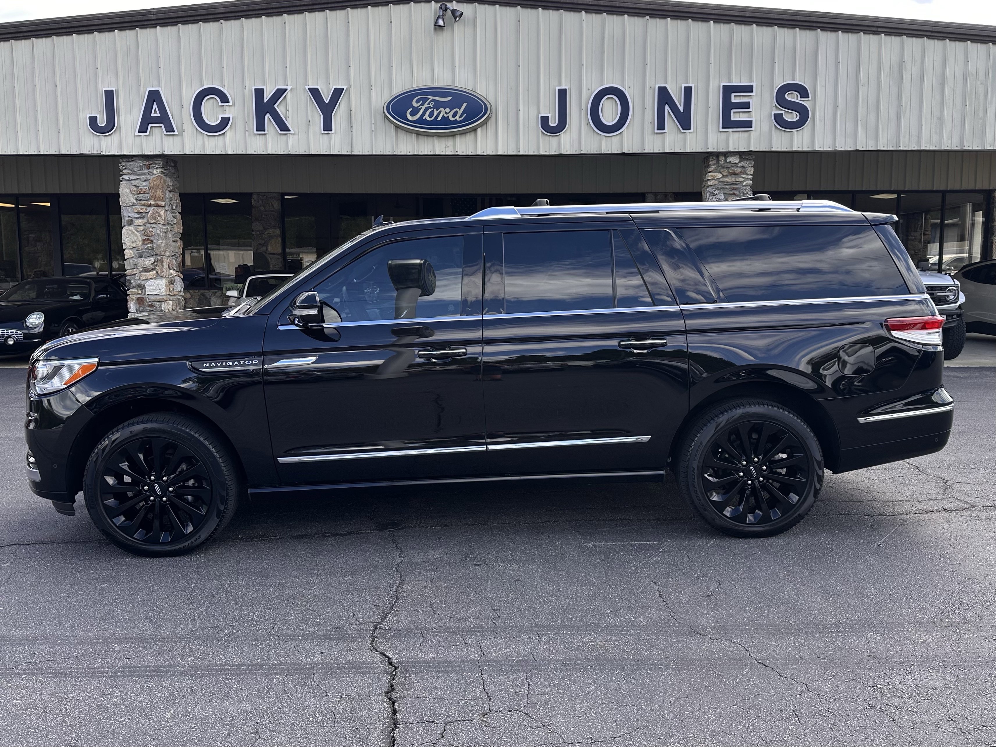 2023 Lincoln Navigator Reserve L's photo