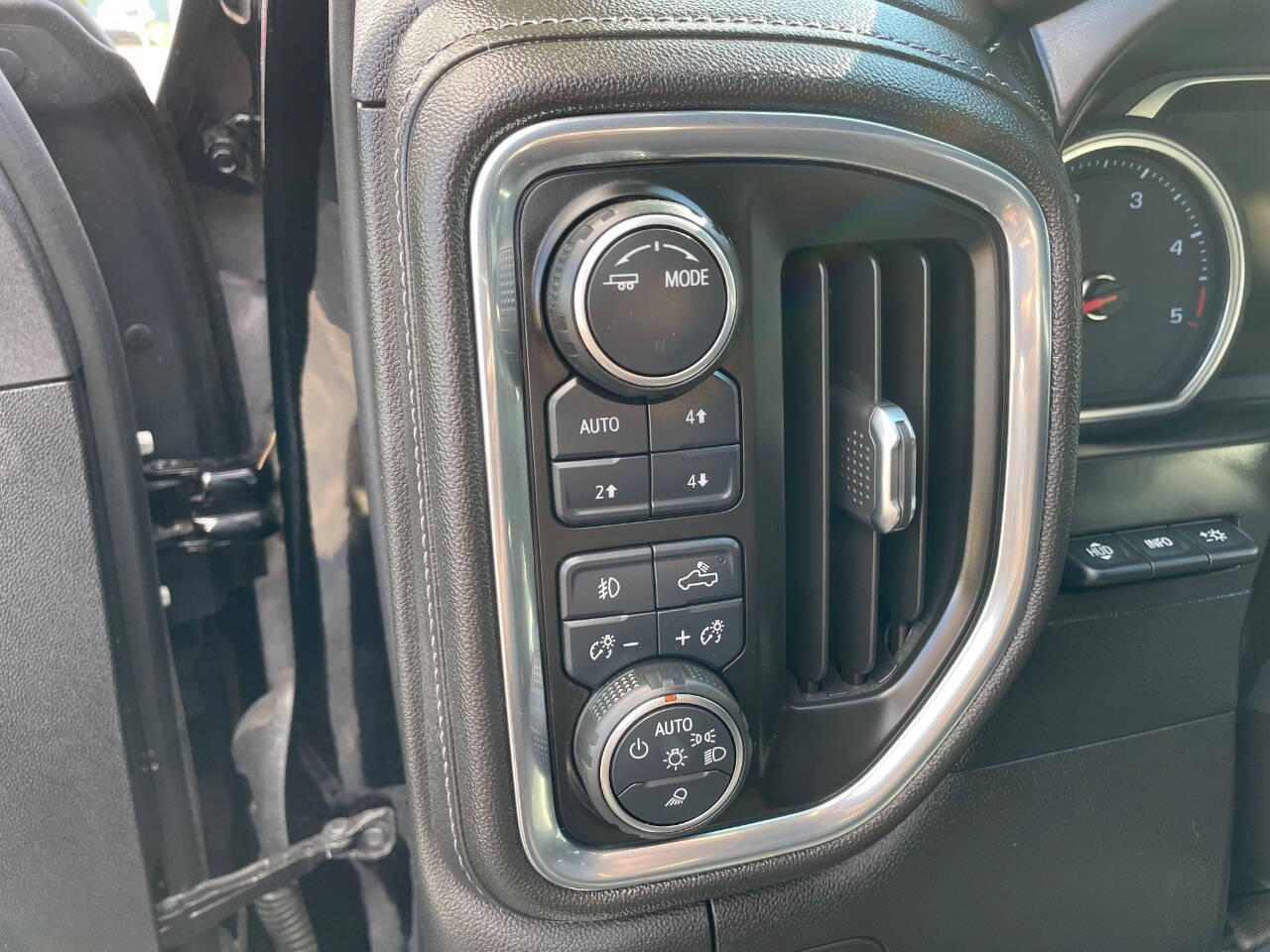 2021 Chevrolet Silverado 3500HD High Country photo 11