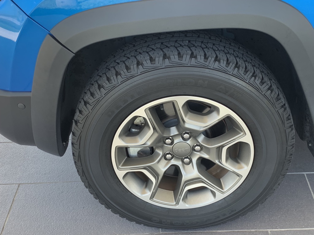2020 Jeep Cherokee Trailhawk photo 9