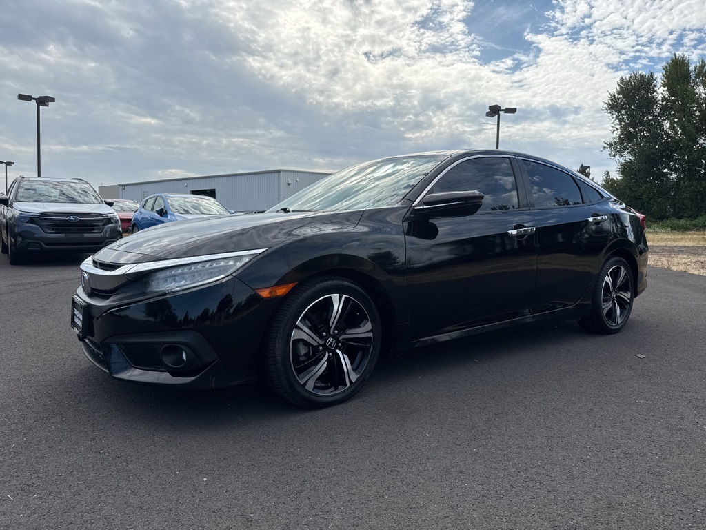 2017 Honda Civic Touring photo 3