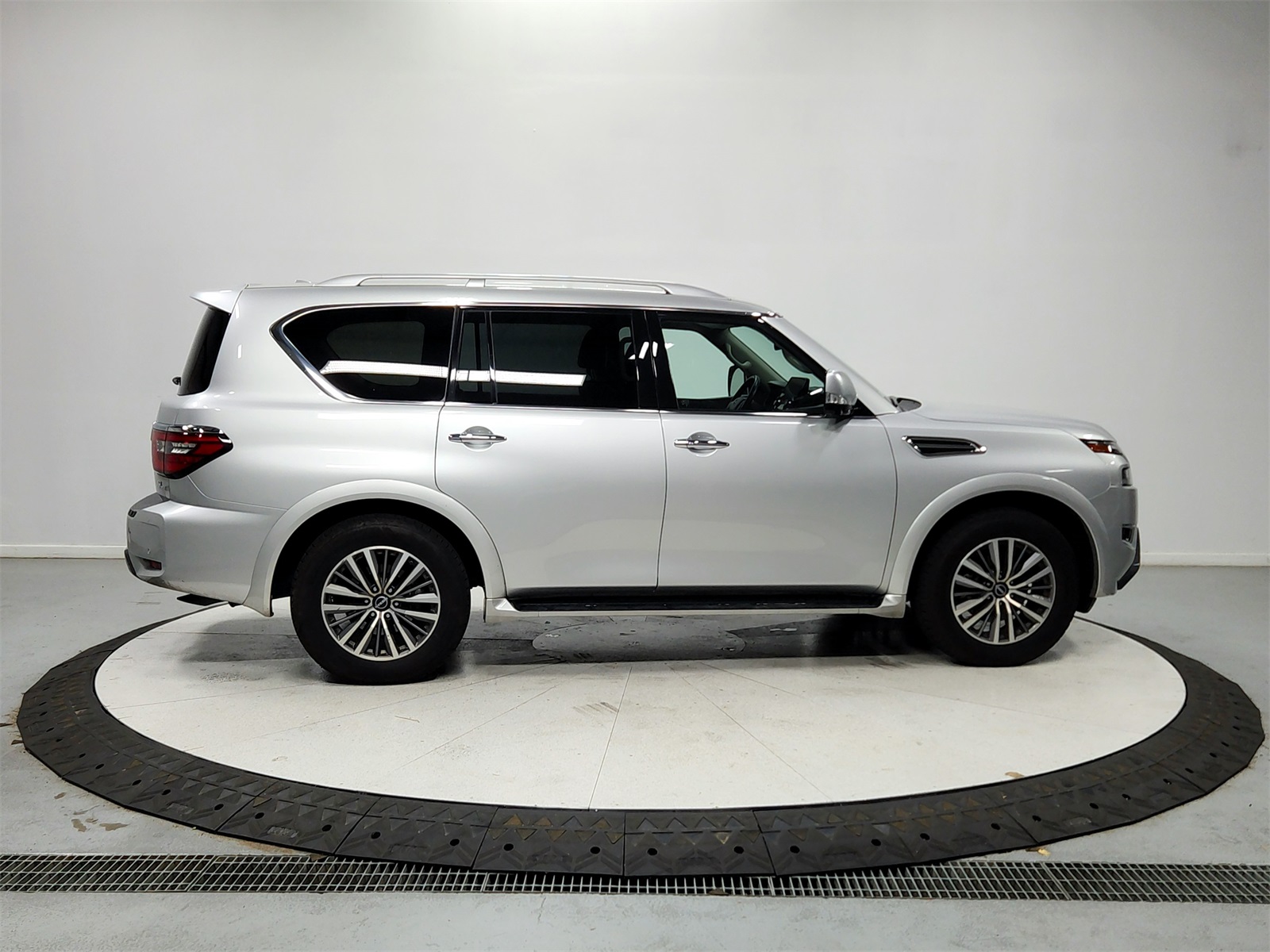 2024 Nissan Armada SL photo 6