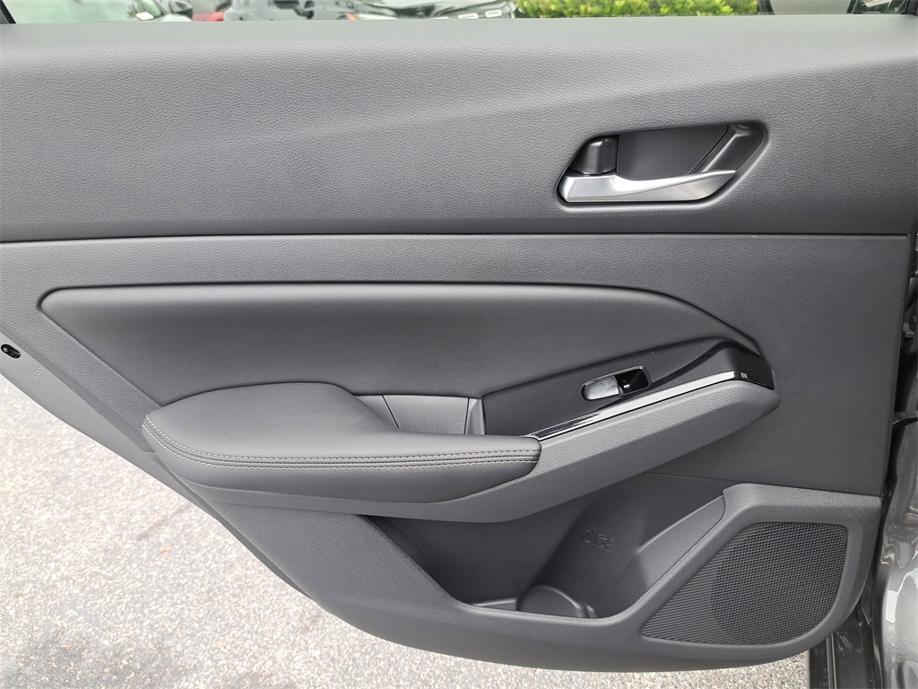 2025 Nissan Altima 2.5 SL photo 14