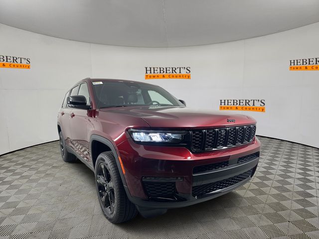 2025 Jeep Grand Cherokee Limited photo 3