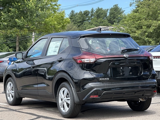 2025 Nissan Kicks Play S photo 3