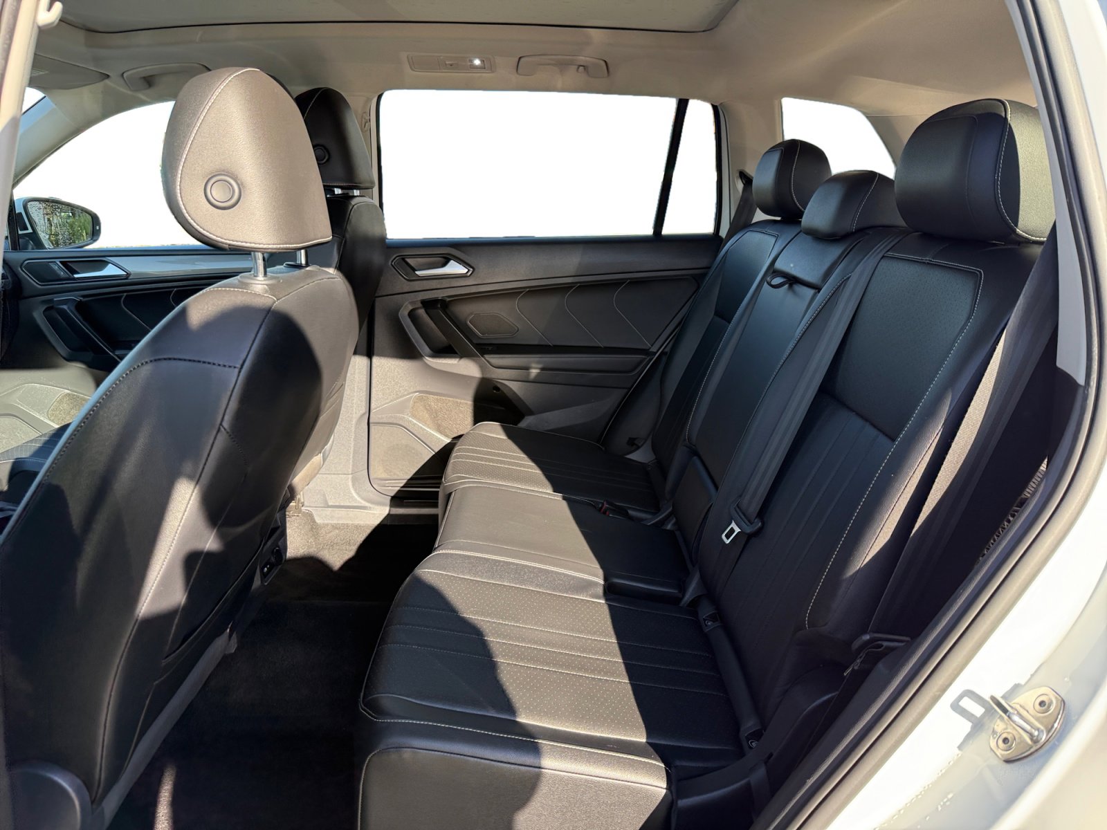 2022 Volkswagen Tiguan SE photo 16