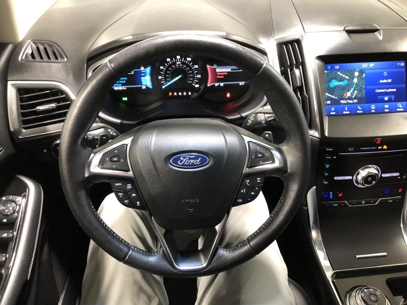 2019 Ford Edge Titanium photo 23