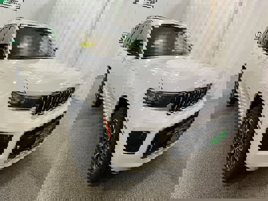 2025 Jeep Grand Cherokee L Overland's photo