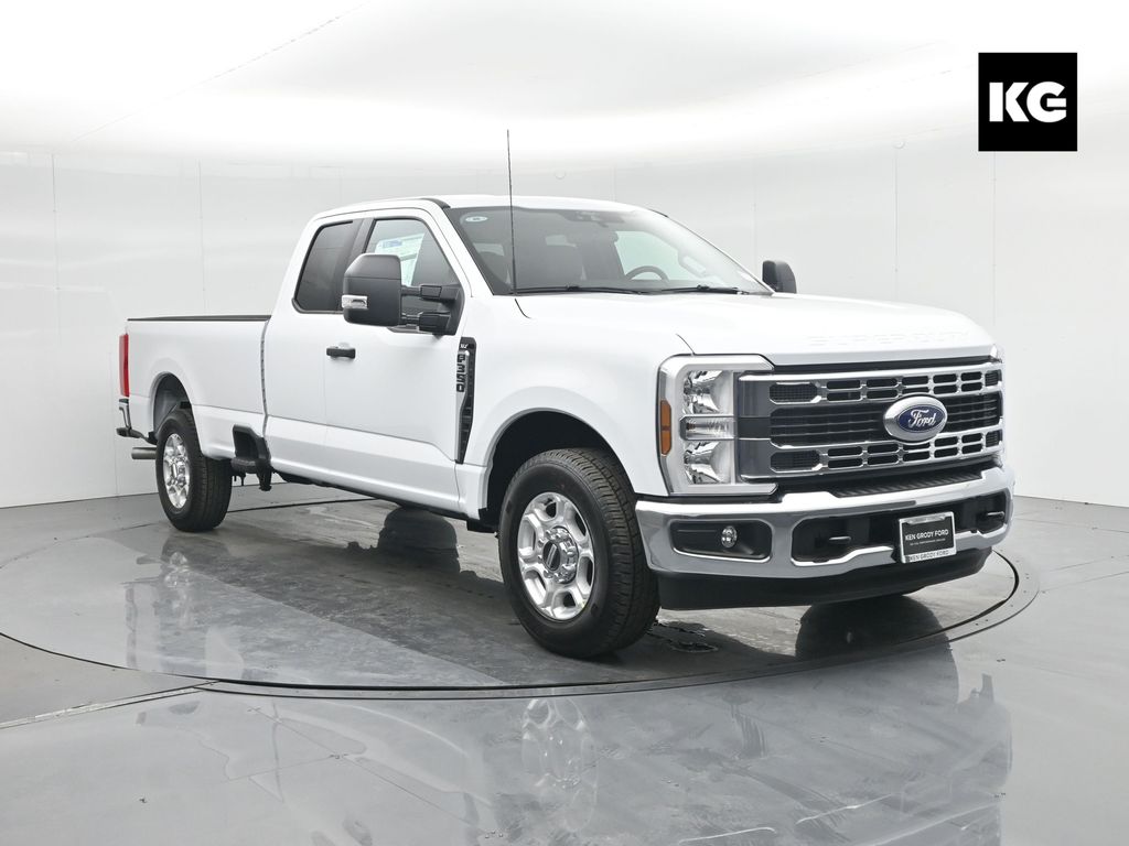 2026 Ford F-350 Super Duty XLT's photo