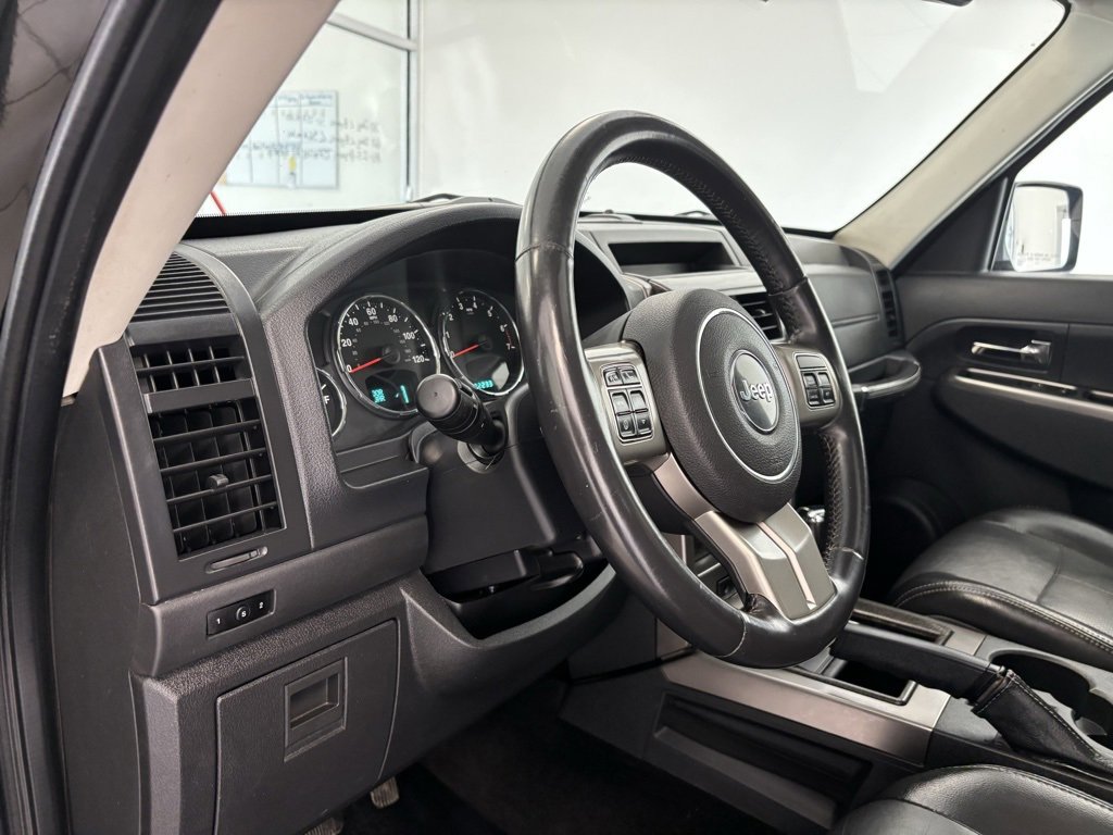 2012 Jeep Liberty Limited Jet photo 6