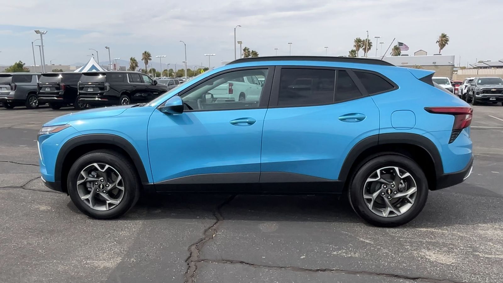 2025 Chevrolet Trax LT photo 40