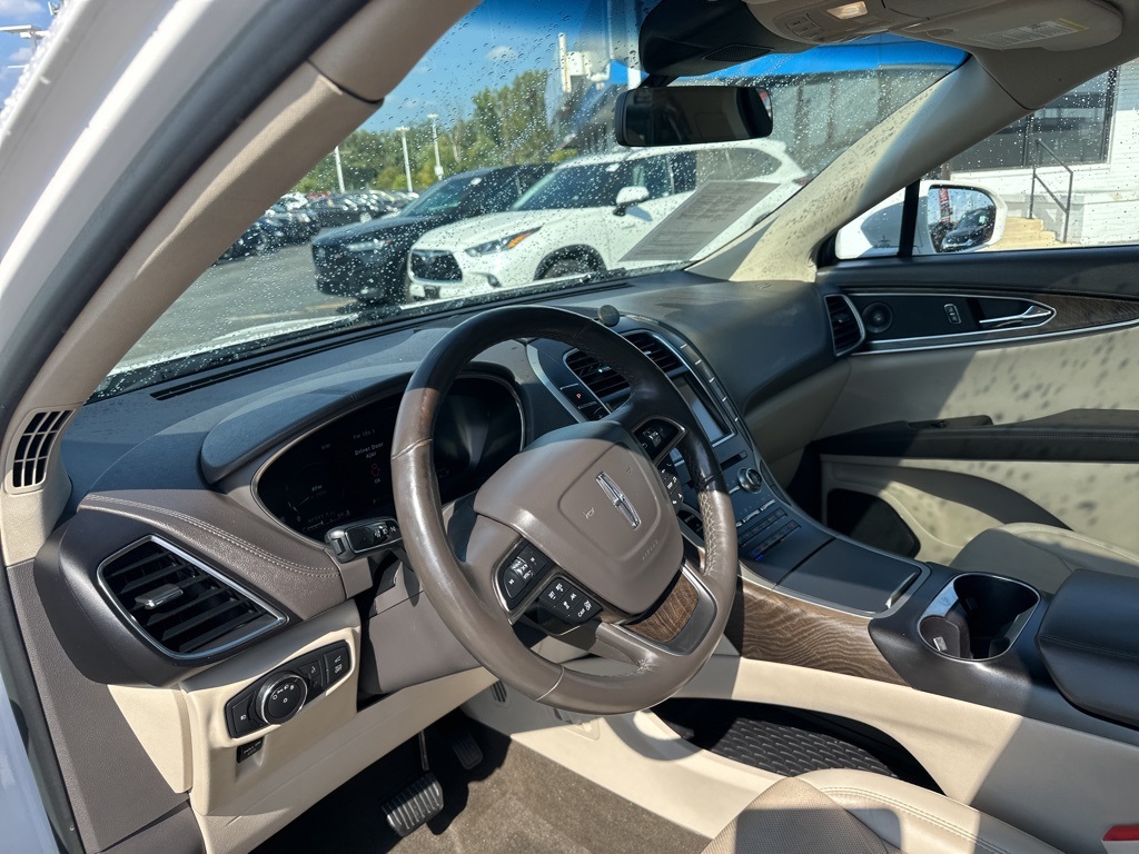 2019 Lincoln Nautilus Reserve photo 18