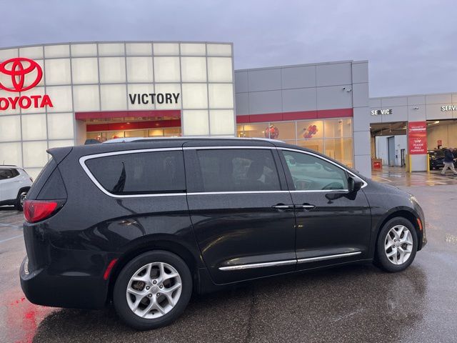 2020 Chrysler Pacifica Touring L photo 4
