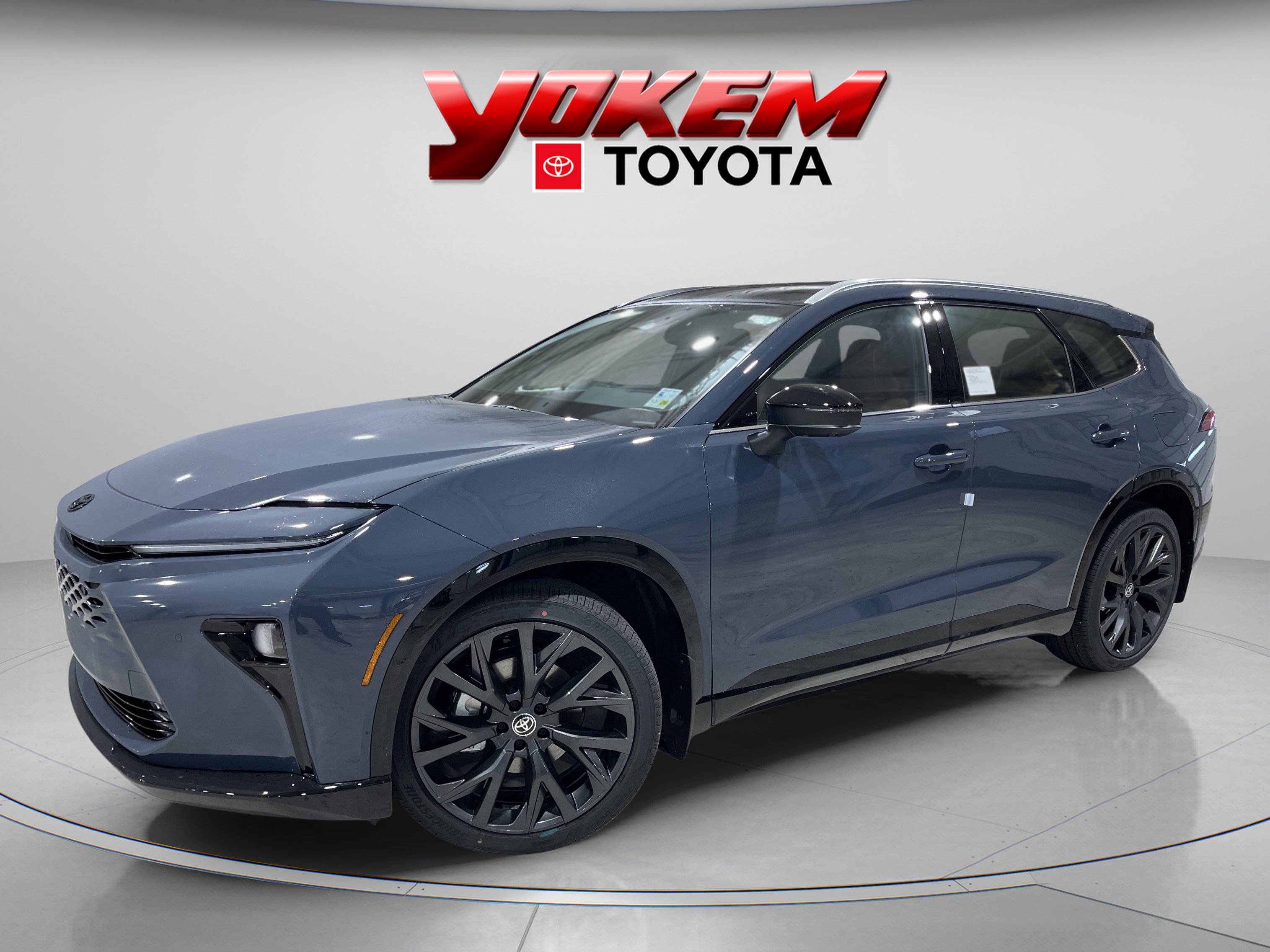 2025 Toyota Crown Signia Limited's photo