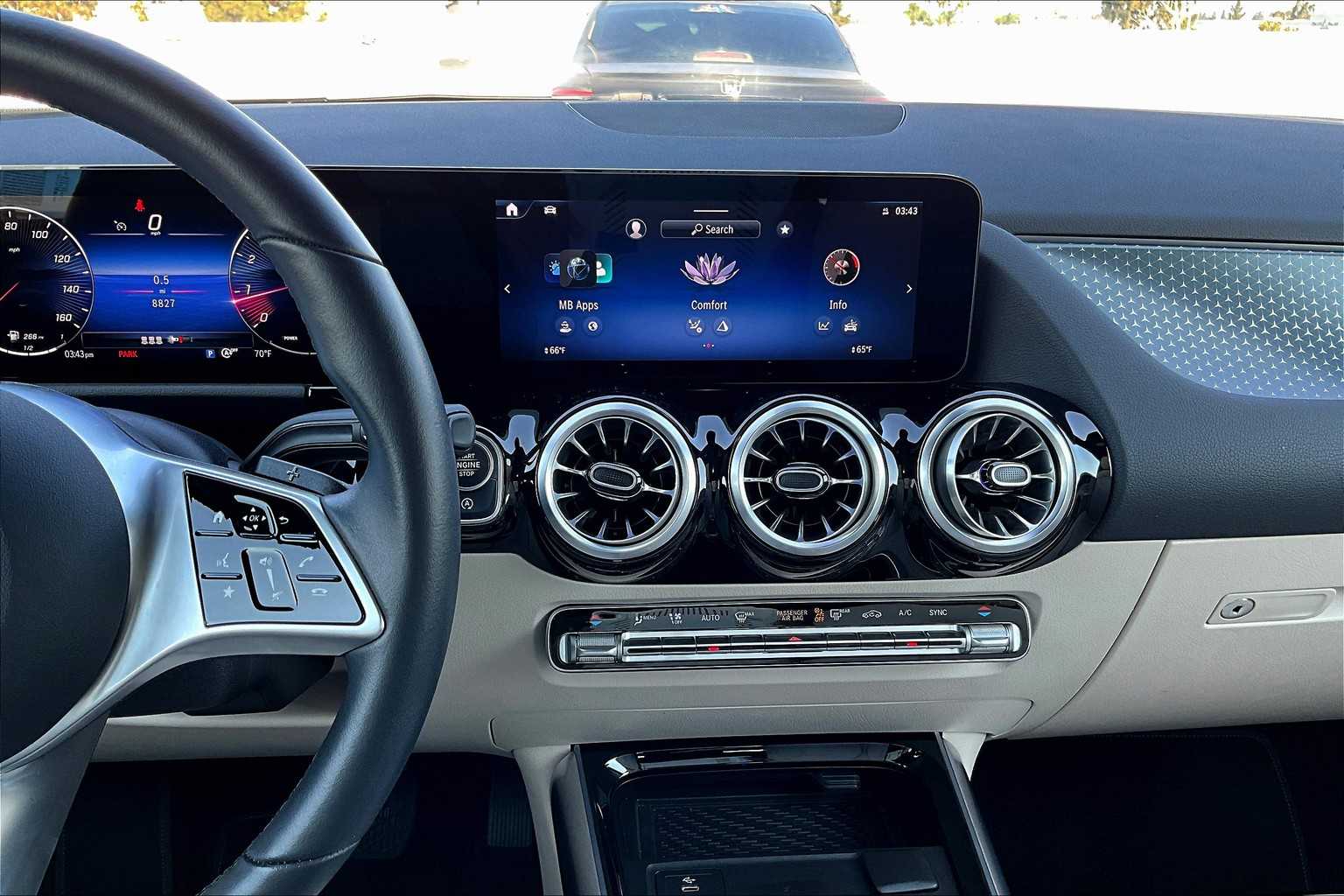 2025 Mercedes Benz GLA 250 photo 6