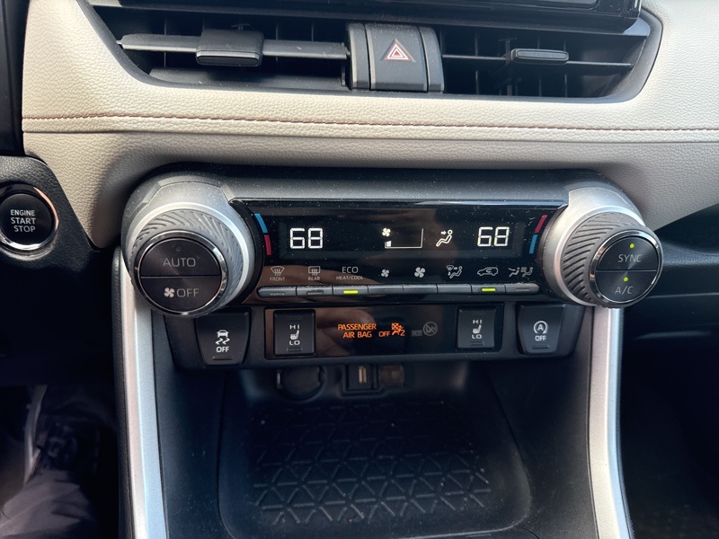 2020 Toyota RAV4 XLE Sport photo 23