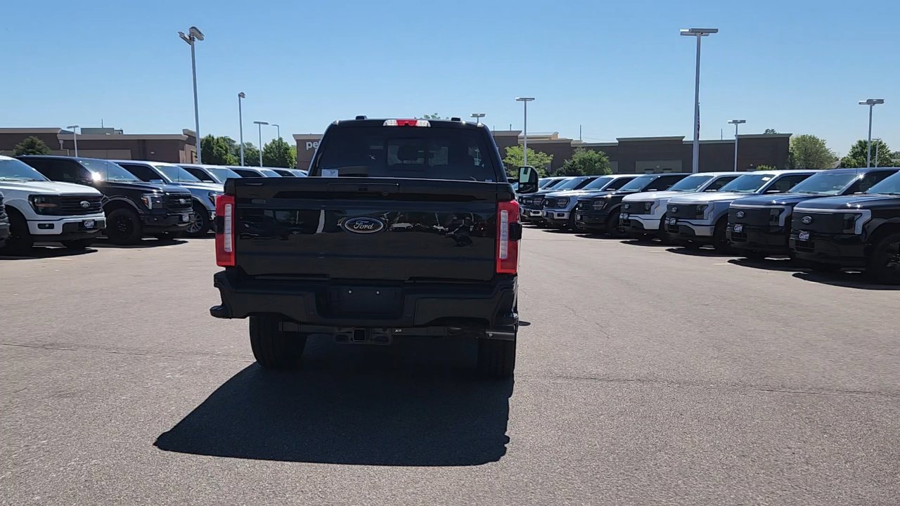 2025 Ford F-250 Lariat photo 4