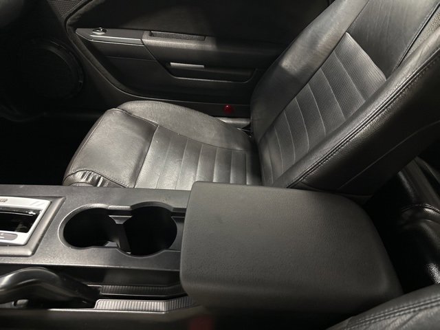 2005 Ford Mustang GT Deluxe Convertible photo 19