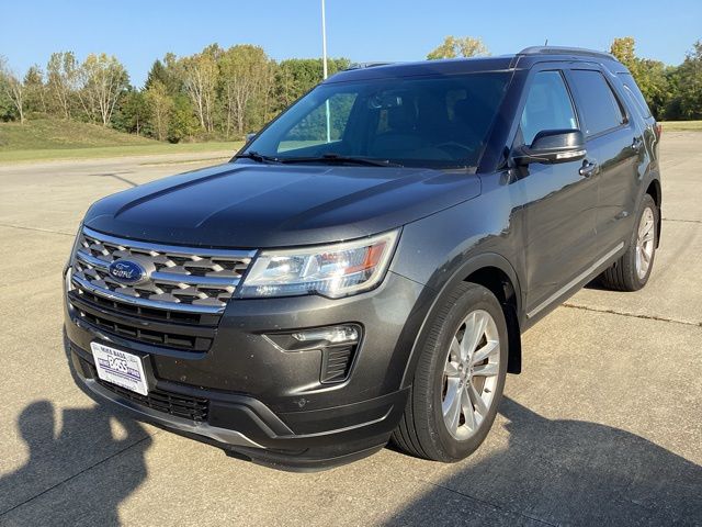 2018 Ford Explorer XLT photo 2