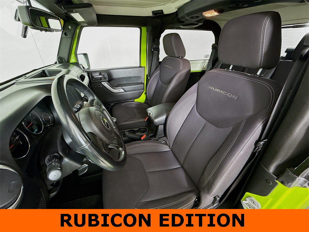 2013 Jeep Wrangler Rubicon photo 2