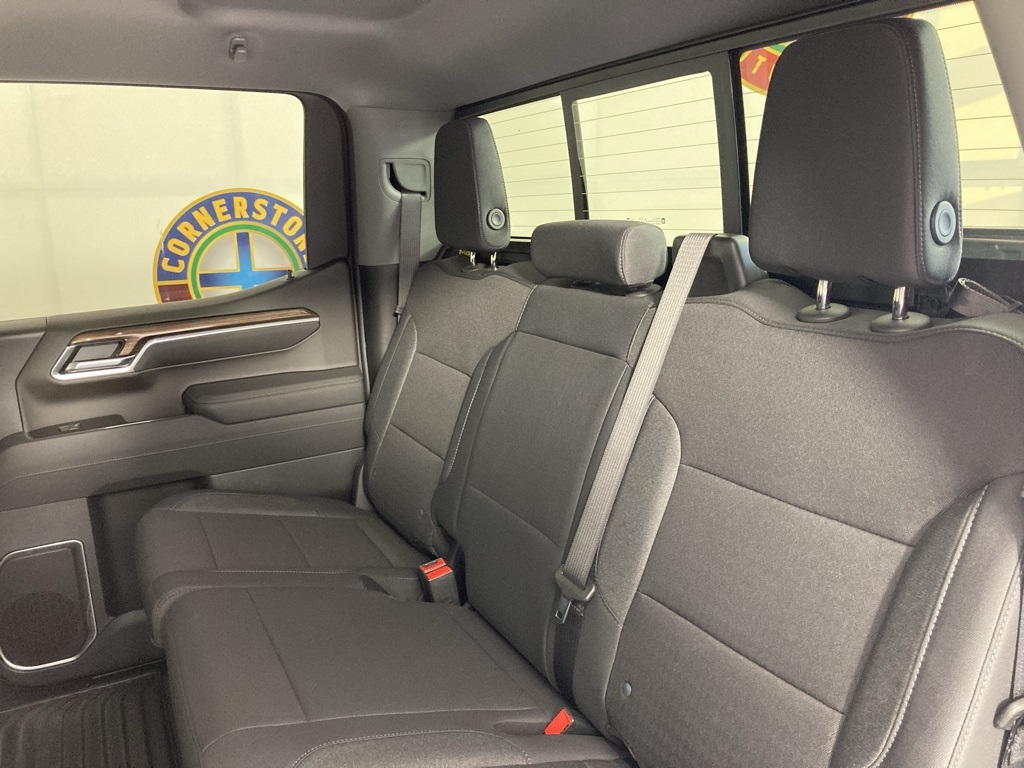 2026 Chevrolet Silverado 1500 LT photo 3