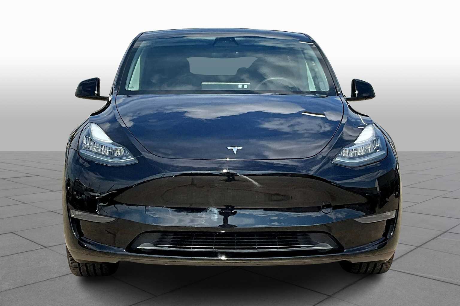 2023 Tesla Model Y Long Range photo 3