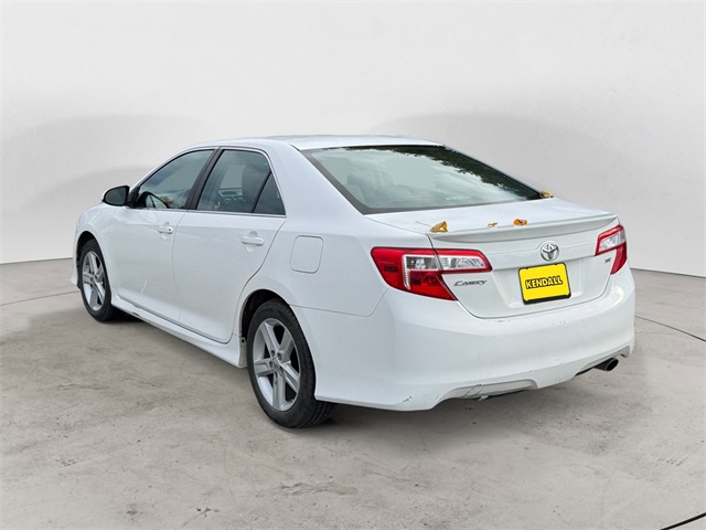 2013 Toyota Camry SE photo 3