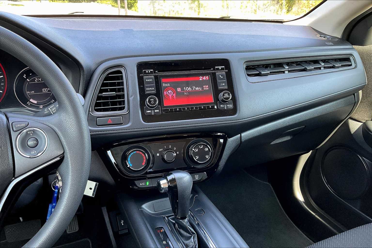 2016 Honda HR-V LX photo 18