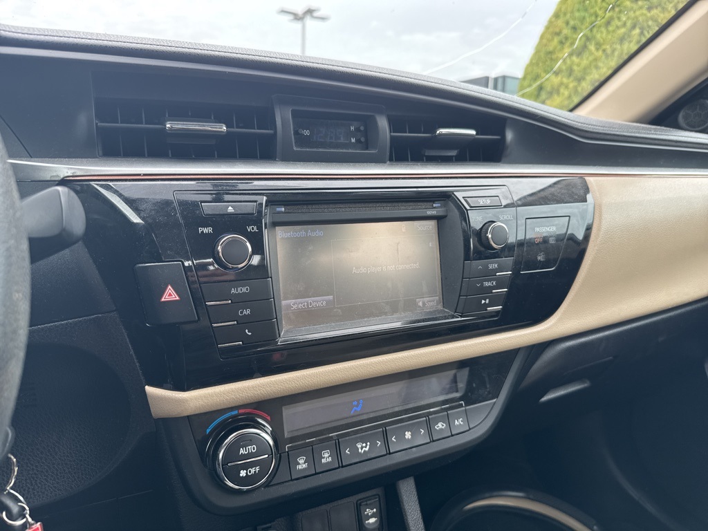 2014 Toyota Corolla L photo 11