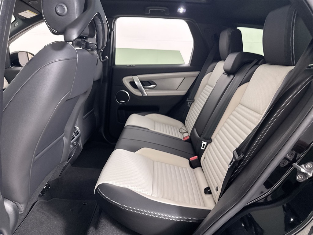 2025 Land Rover Discovery Sport SE photo 16
