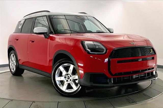 2025 MINI Countryman SE's photo