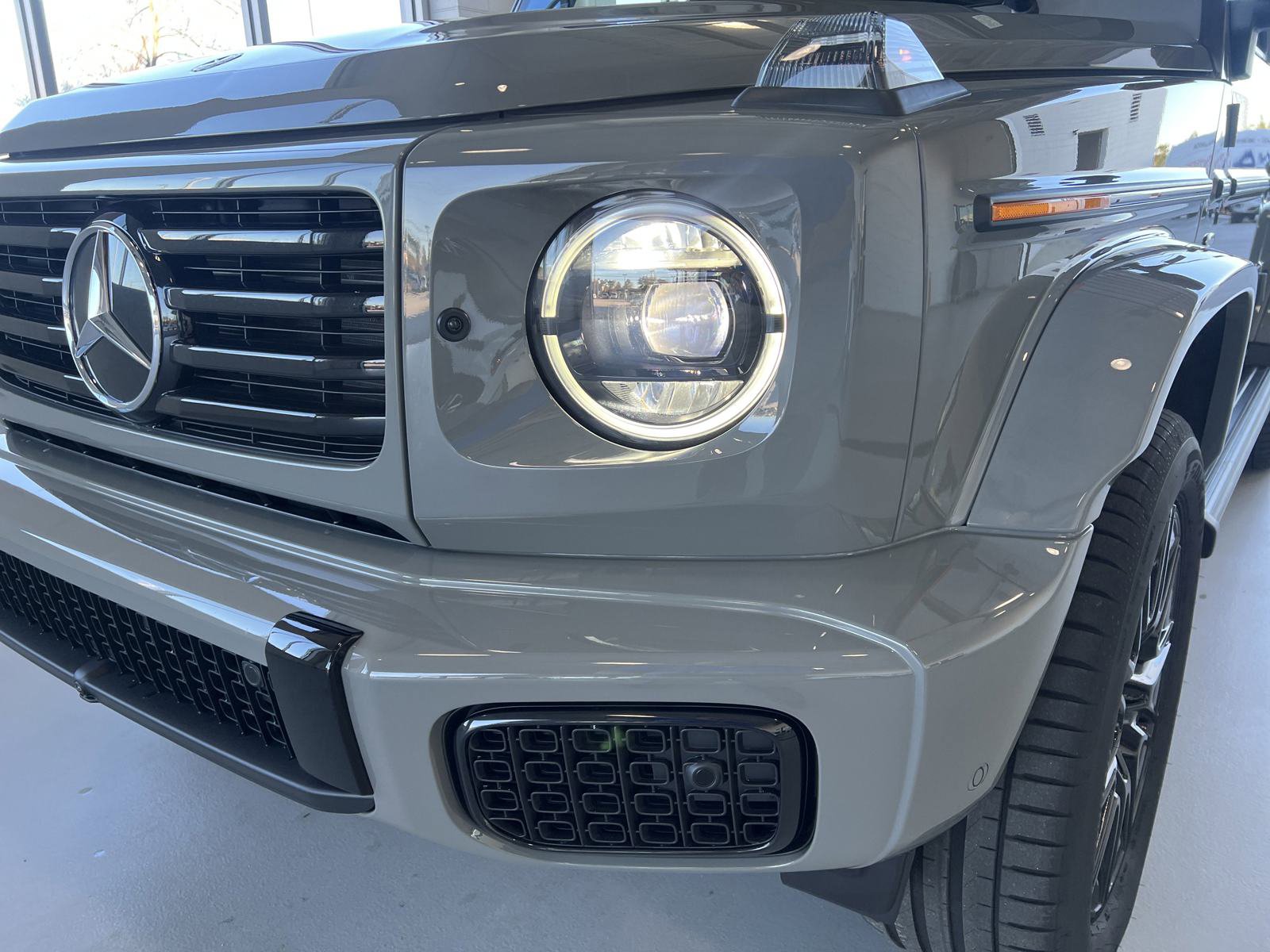 2025 Mercedes Benz G photo 3