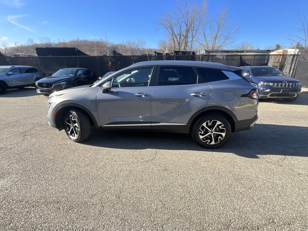2023 Kia Sportage EX photo 2