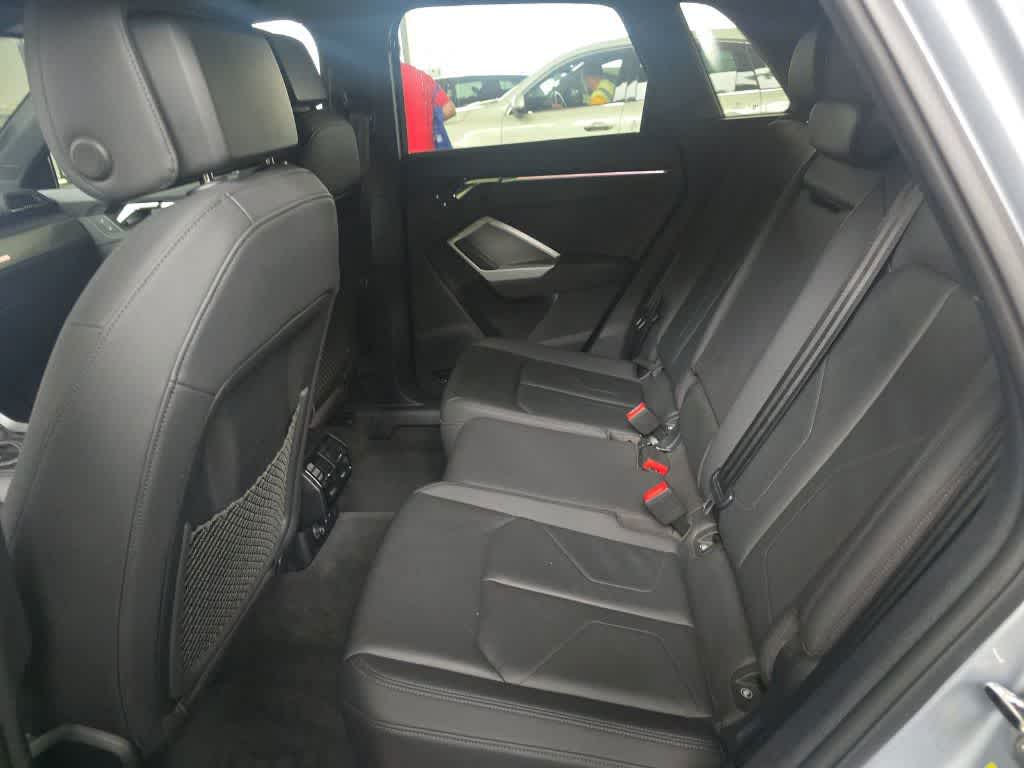 2022 Audi Q3 Premium Plus 40 TFSI photo 11
