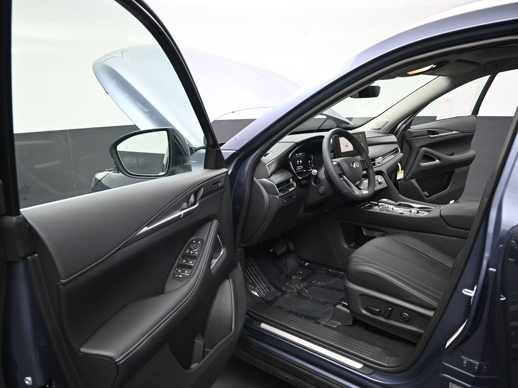 2026 Infiniti QX60 Luxe photo 9