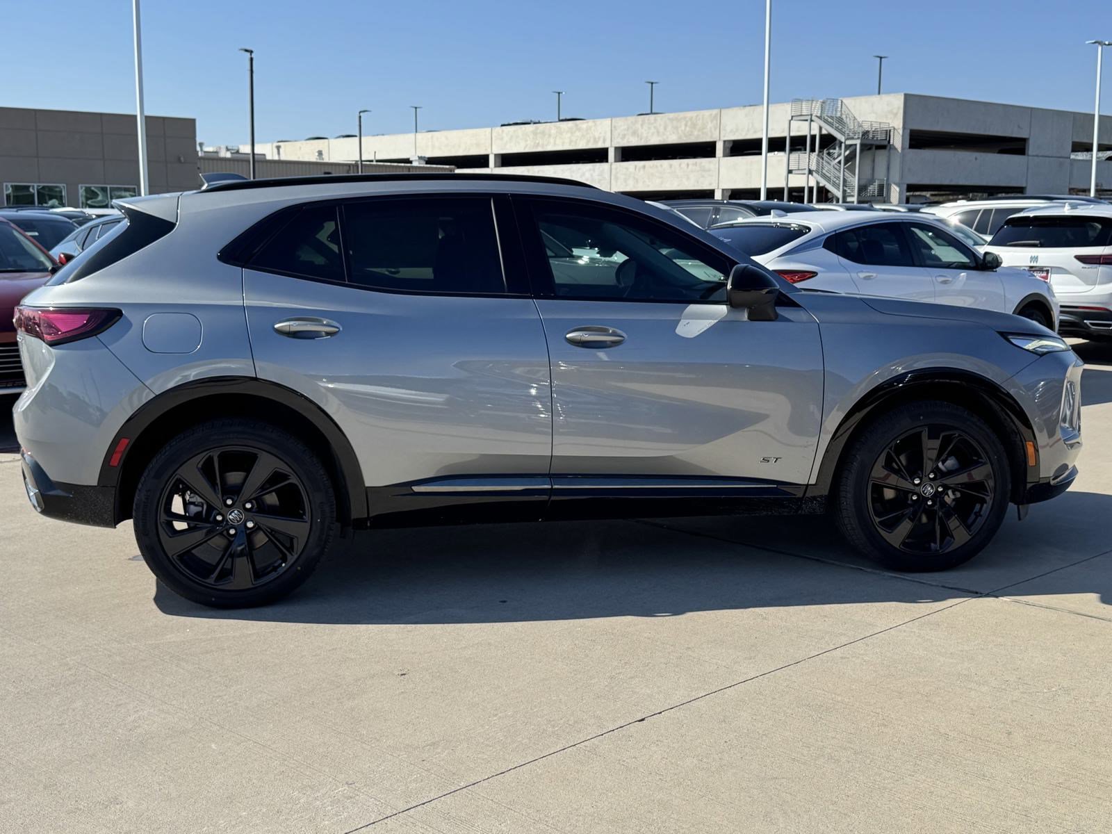 2025 Buick Envision Sport Touring photo 7