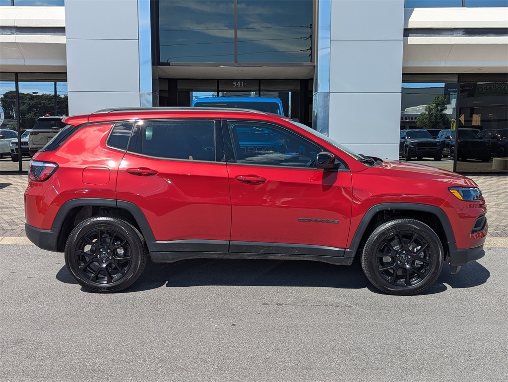 2026 Jeep Compass Latitude photo 3