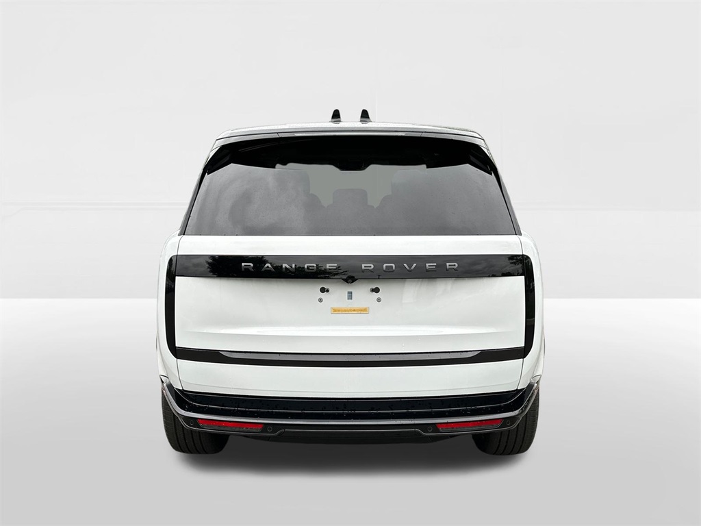 2025 Land Rover Range Rover SE photo 3