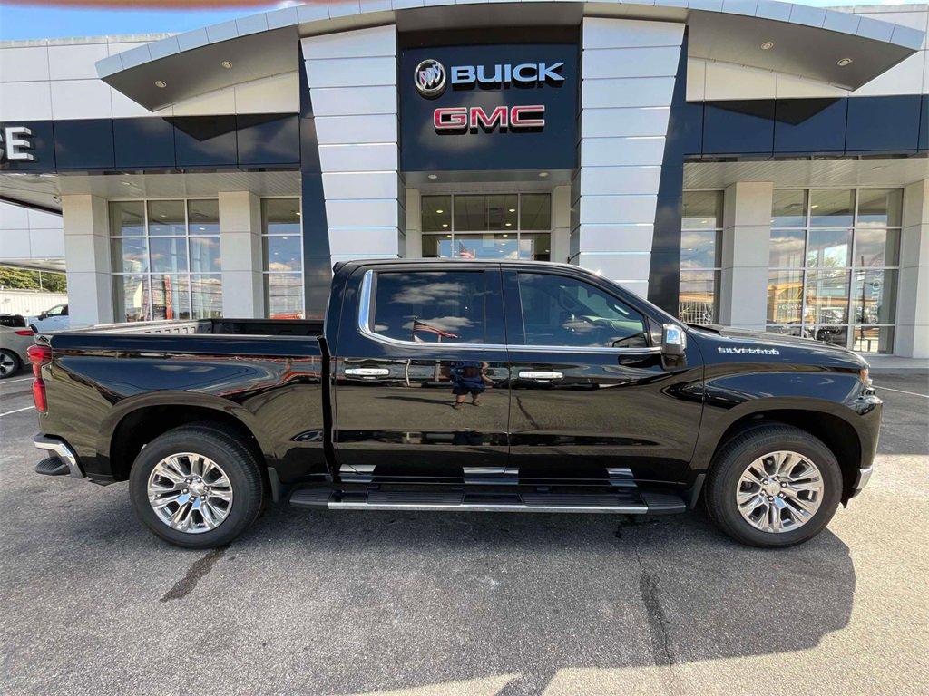 2019 Chevrolet Silverado LTZ photo 2