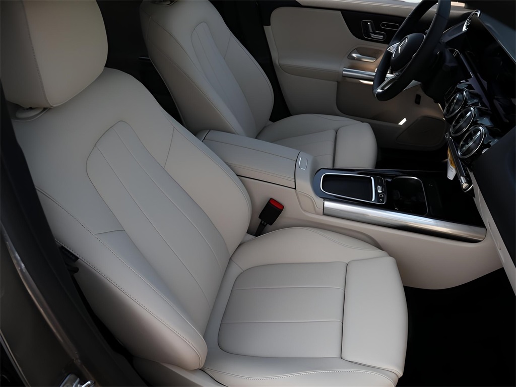 2026 Mercedes Benz GLA 250 4MATIC photo 11