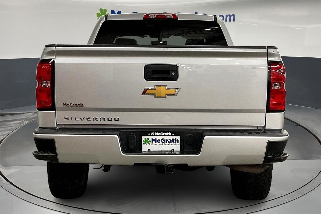 2017 Chevrolet Silverado 1500 Custom photo 5