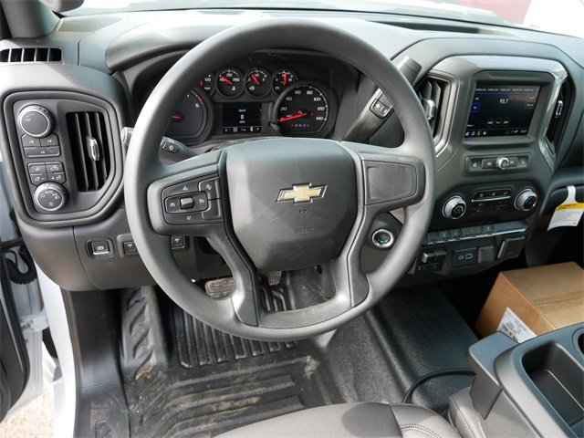 2025 Chevrolet Silverado 3500HD Work Truck photo 4