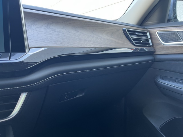 2026 Volkswagen Atlas SE Technology photo 42
